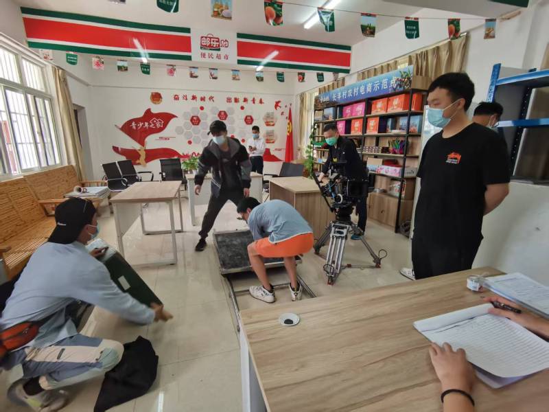 新晃广告片拍摄公司：极简主义践行者，少即是多的视觉哲学